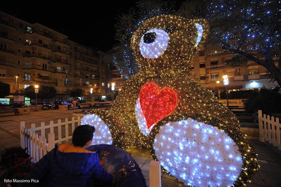 Luci Di Natale Salerno.Luci D Artista Salerno Tutto Cio Che C E Da Sapere Sulle Luminarie A Salerno